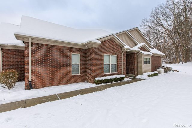 9573 Kingsway Circle, Springfield Charter Township, MI 48348