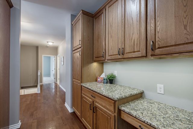 9573 Kingsway Circle, Springfield Charter Township, MI 48348