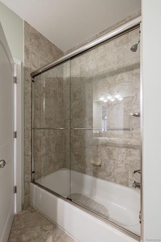 9573 Kingsway Circle, Springfield Charter Township, MI 48348