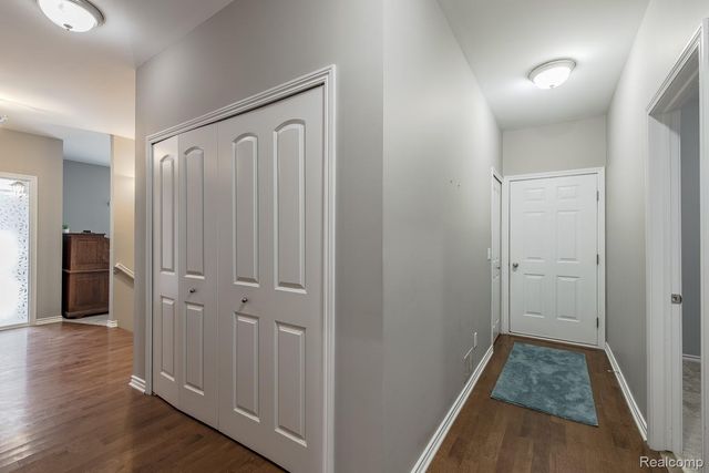 9573 Kingsway Circle, Springfield Charter Township, MI 48348