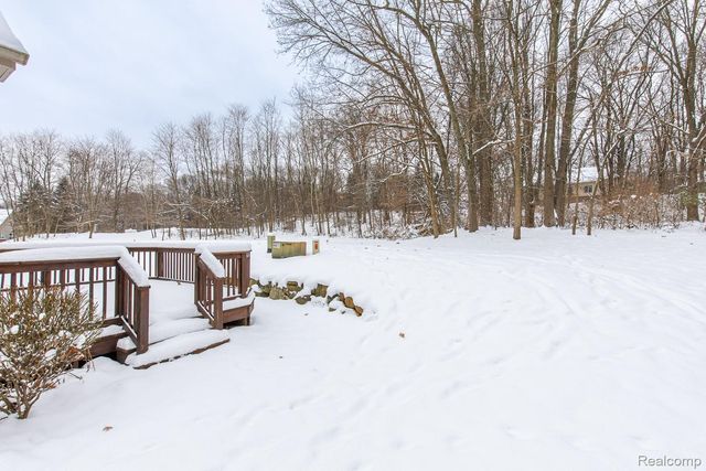 9573 Kingsway Circle, Springfield Charter Township, MI 48348