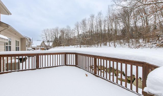 9573 Kingsway Circle, Springfield Charter Township, MI 48348