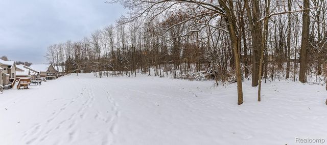 9573 Kingsway Circle, Springfield Charter Township, MI 48348