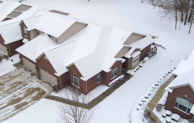 9573 Kingsway Circle, Springfield Charter Township, MI 48348