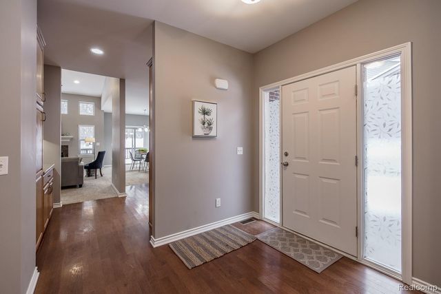 9573 Kingsway Circle, Springfield Charter Township, MI 48348