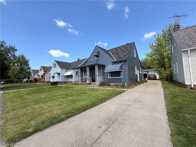 13701 Maple Leaf Drive, Garfield Heights, OH 44125