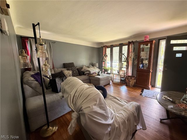 13701 Maple Leaf Drive, Garfield Heights, OH 44125