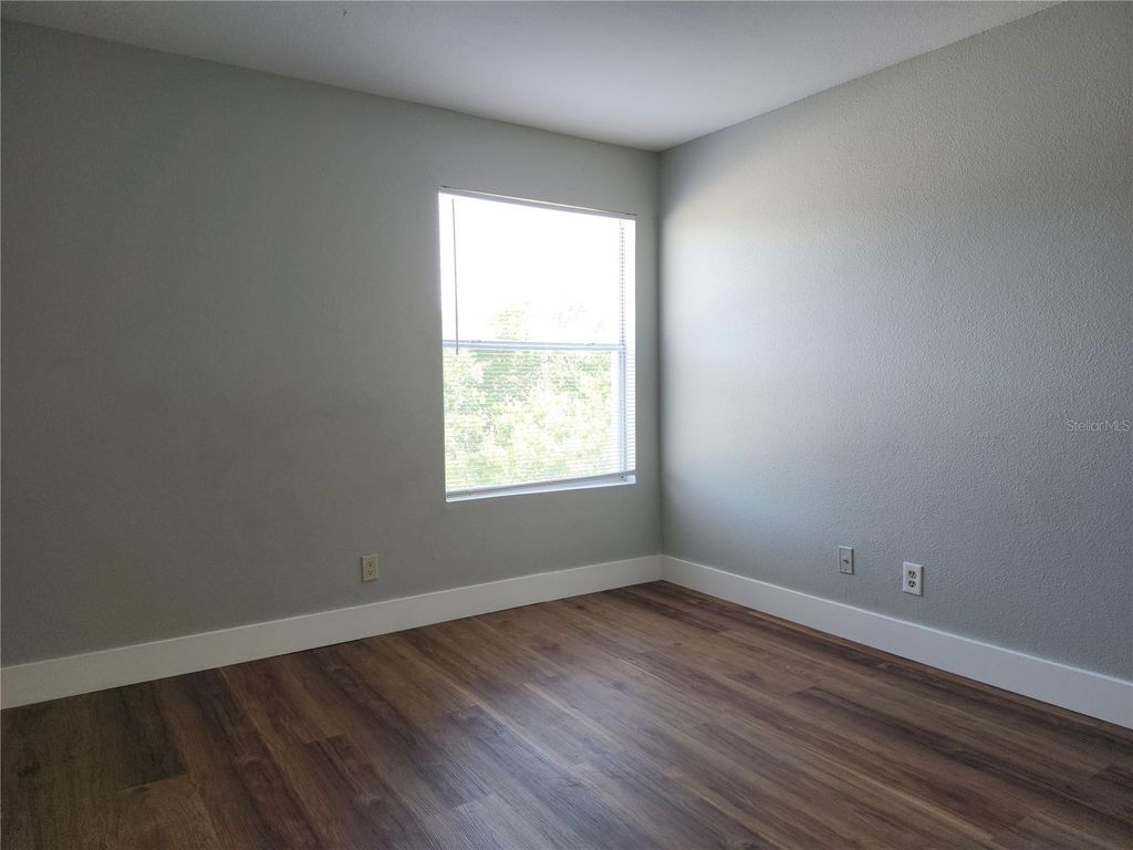 Image 7 of property listing at 4720 WALDEN CIRCLE 33, Orlando, FL 32811