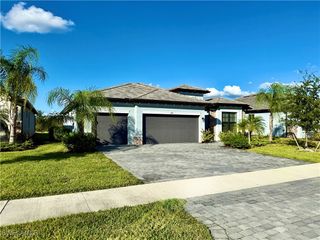 1785 Hagen CT, Naples, FL 34120