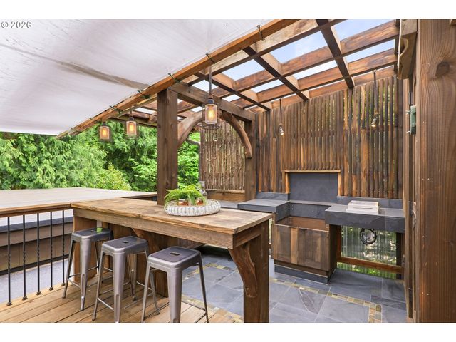 6164 Sw CAPITOL Hwy, Portland, OR 97239