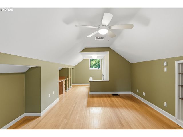 6164 Sw CAPITOL Hwy, Portland, OR 97239