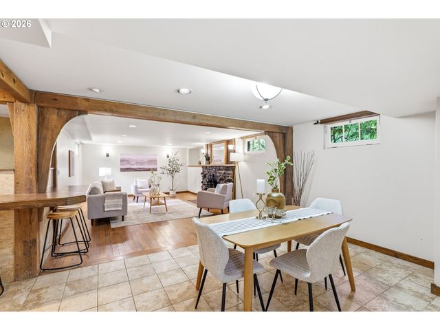 6164 Sw CAPITOL Hwy, Portland, OR 97239