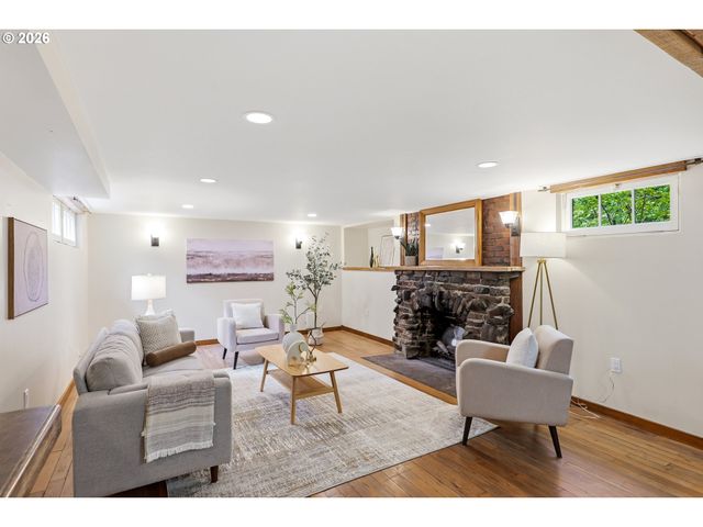 6164 Sw CAPITOL Hwy, Portland, OR 97239