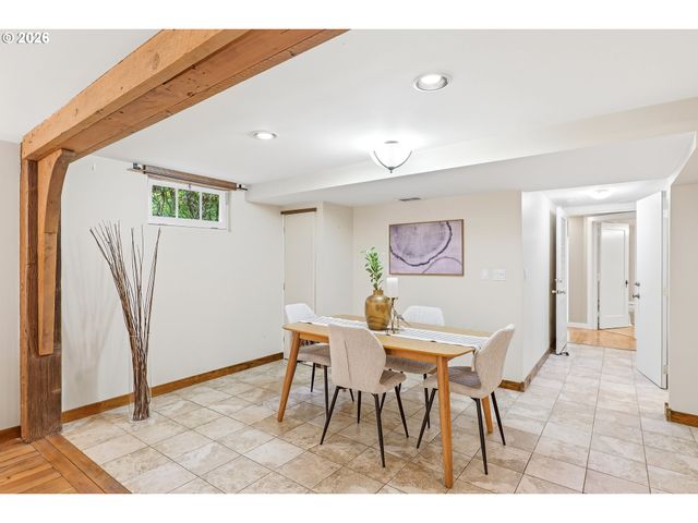 6164 Sw CAPITOL Hwy, Portland, OR 97239