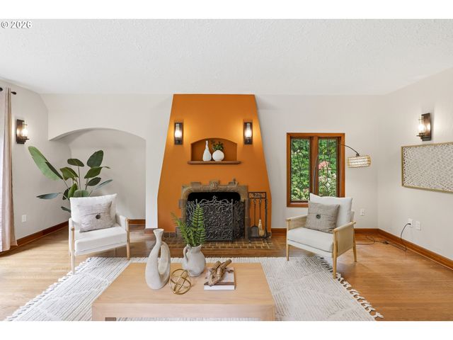 6164 Sw CAPITOL Hwy, Portland, OR 97239