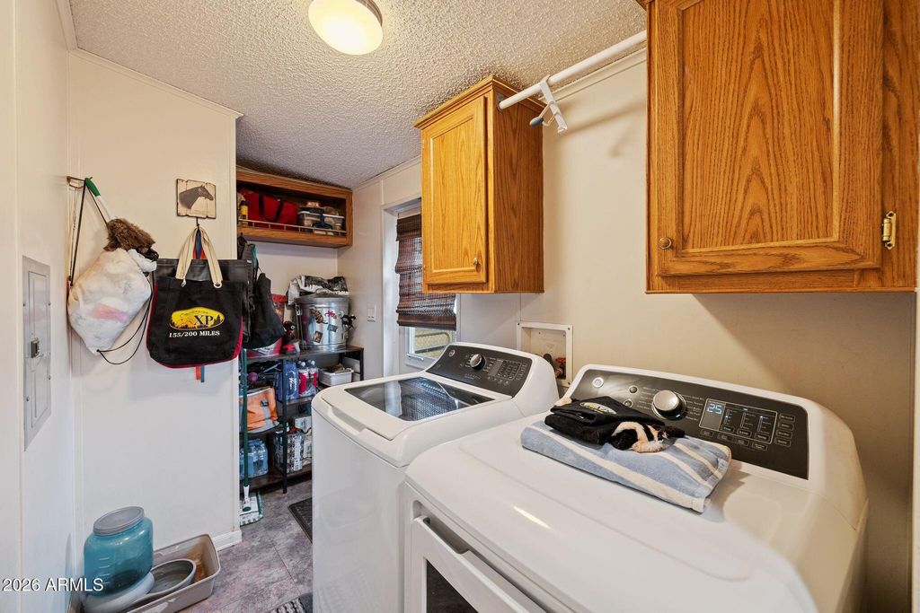 Image 13 of property listing at 1310 COTTONWOOD Lane, Chino Valley, AZ 86323