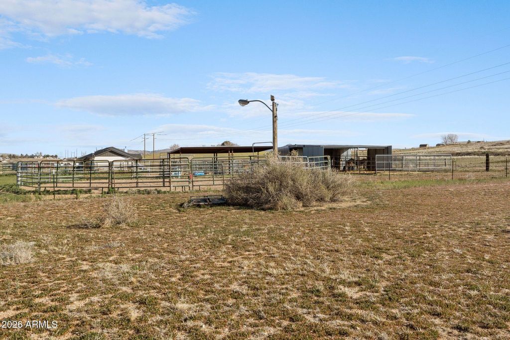 Image 31 of property listing at 1310 COTTONWOOD Lane, Chino Valley, AZ 86323