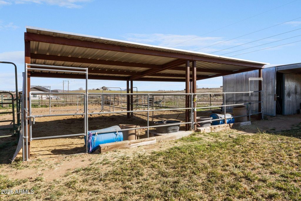 Image 39 of property listing at 1310 COTTONWOOD Lane, Chino Valley, AZ 86323