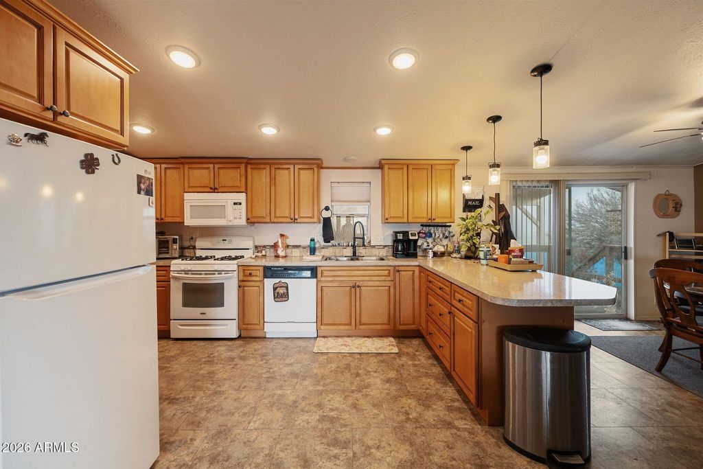 Image 9 of property listing at 1310 COTTONWOOD Lane, Chino Valley, AZ 86323