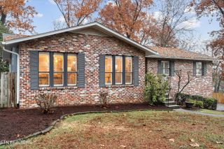 708 Banbury Rd, Knoxville, TN 37934