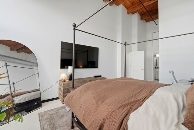 525 W Superior Street 623, Chicago, IL 60654