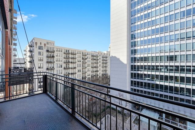525 W Superior Street 623, Chicago, IL 60654