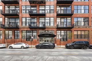 525 W Superior Street 623, Chicago, IL 60654