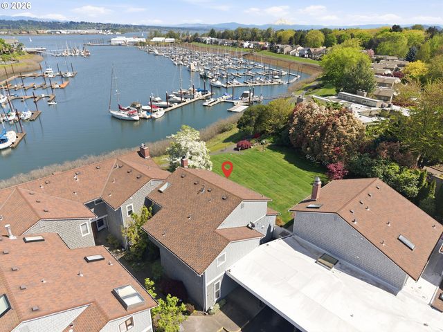 609 N TOMAHAWK ISLAND Dr, Portland, OR 97217