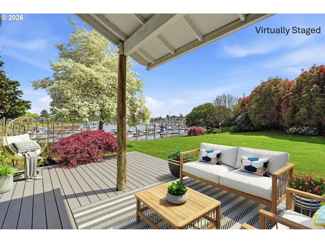 609 N TOMAHAWK ISLAND Dr, Portland, OR 97217