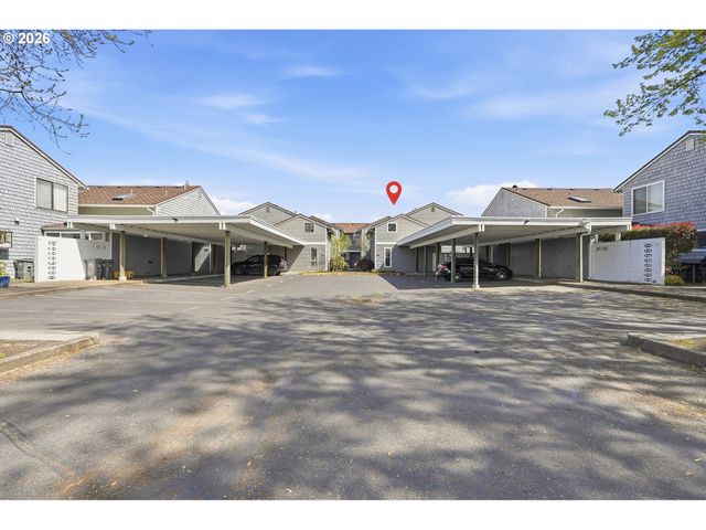 609 N TOMAHAWK ISLAND Dr, Portland, OR 97217