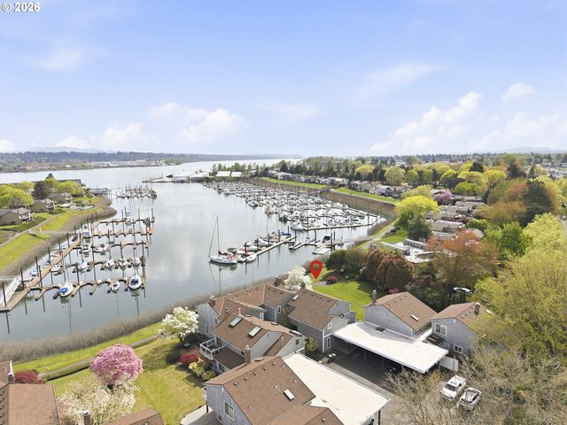 609 N TOMAHAWK ISLAND Dr, Portland, OR 97217