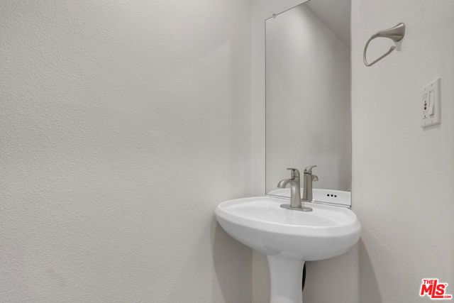14061 Milbank Street 8, Sherman Oaks, CA 91423