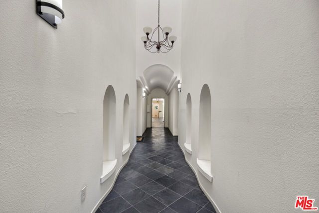 14061 Milbank Street 8, Sherman Oaks, CA 91423