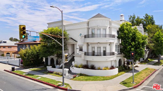 14061 Milbank Street 8, Sherman Oaks, CA 91423