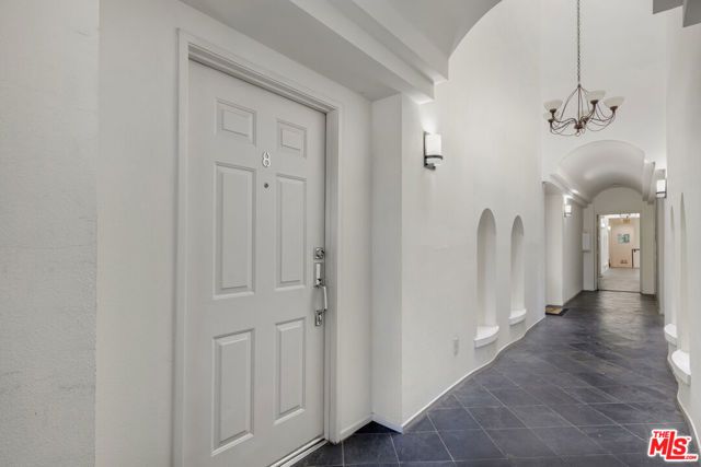 14061 Milbank Street 8, Sherman Oaks, CA 91423