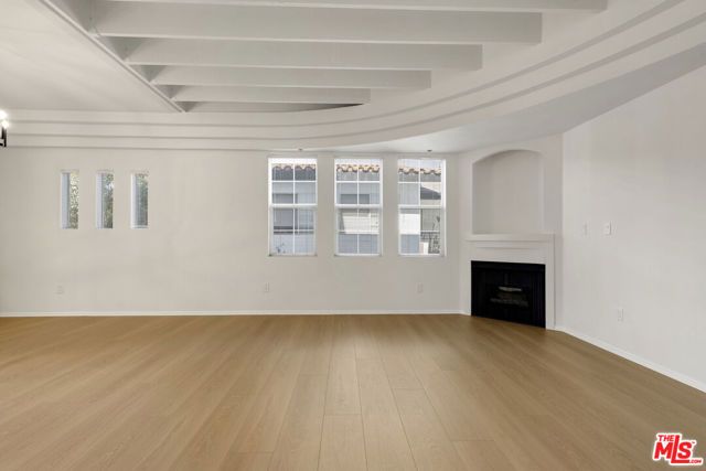14061 Milbank Street 8, Sherman Oaks, CA 91423