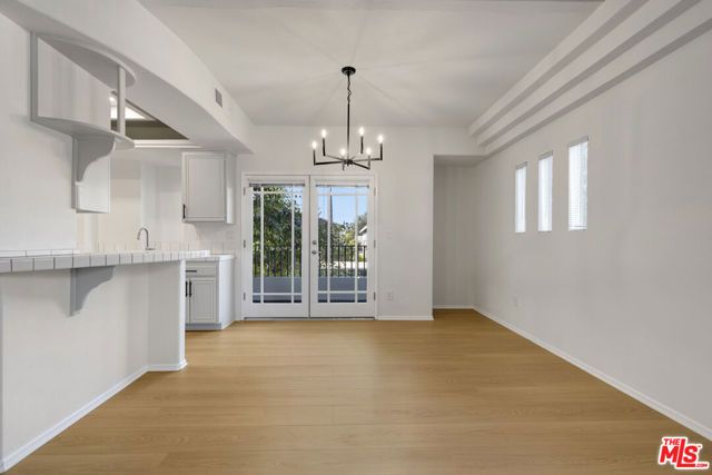 14061 Milbank Street 8, Sherman Oaks, CA 91423