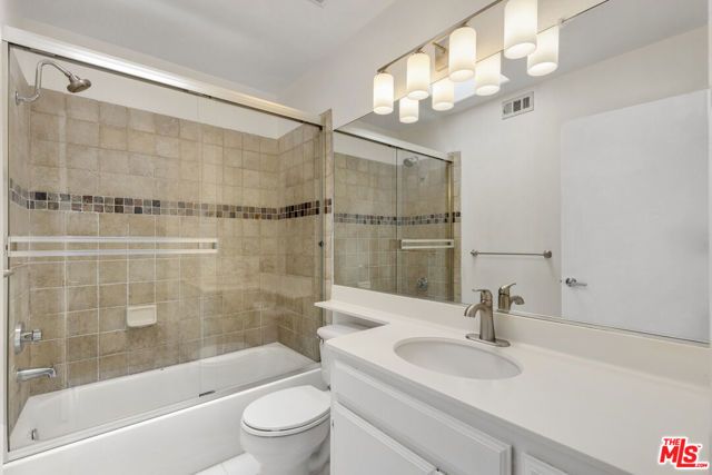 14061 Milbank Street 8, Sherman Oaks, CA 91423