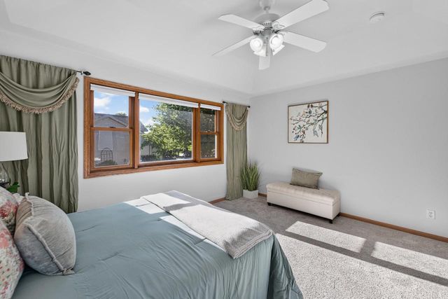 211 N Heatherstone Drive, Sun Prairie, WI 53590