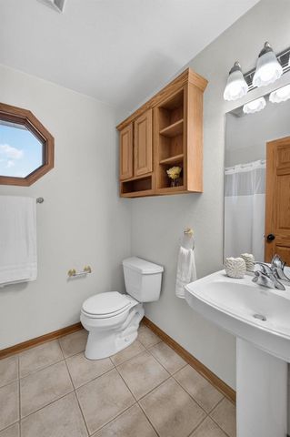 211 N Heatherstone Drive, Sun Prairie, WI 53590