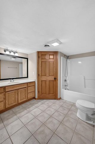 211 N Heatherstone Drive, Sun Prairie, WI 53590