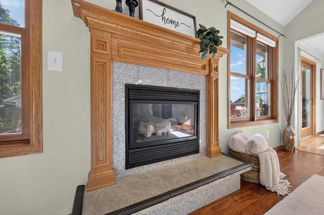 211 N Heatherstone Drive, Sun Prairie, WI 53590