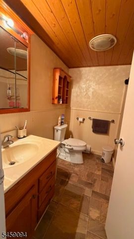 52 Scenic Dr, Vernon Twp., NJ 07419