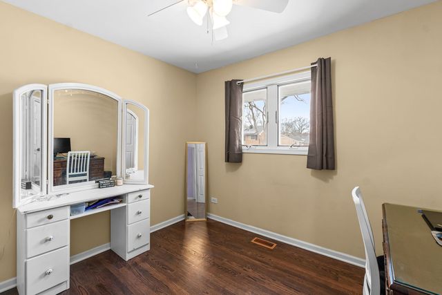 45 Cambridge Lane, Glendale Heights, IL 60139