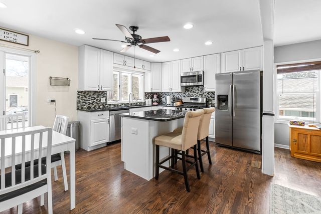 45 Cambridge Lane, Glendale Heights, IL 60139