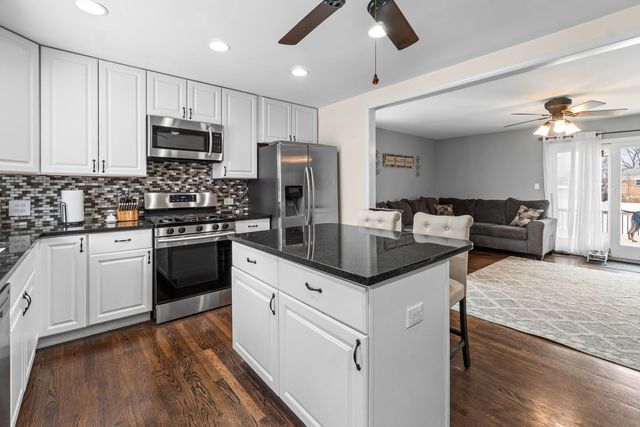 45 Cambridge Lane, Glendale Heights, IL 60139