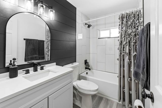 45 Cambridge Lane, Glendale Heights, IL 60139