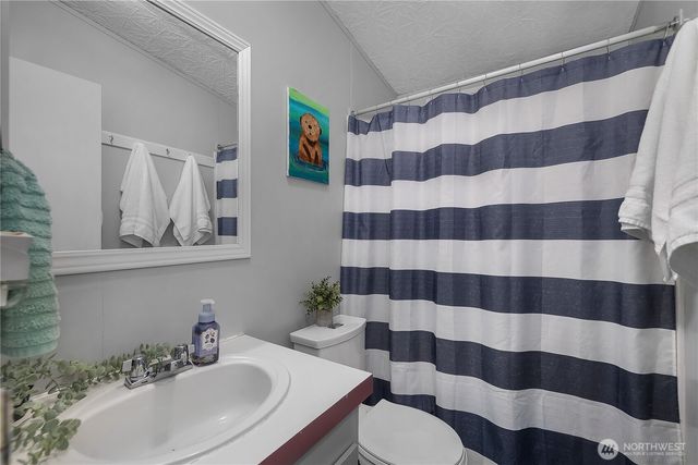 300 N Mount Jupiter Drive, Hoodsport, WA 98548