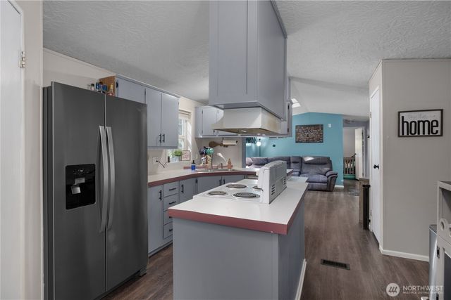 300 N Mount Jupiter Drive, Hoodsport, WA 98548