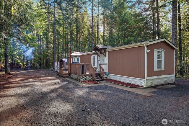 300 N Mount Jupiter Drive, Hoodsport, WA 98548